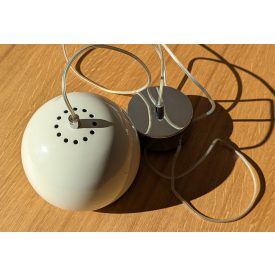   Fehér vintage gömbfüggőlámpa – skandináv stílus, jó állapotban