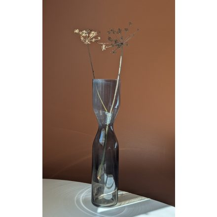 Modern, szürke üveg váza